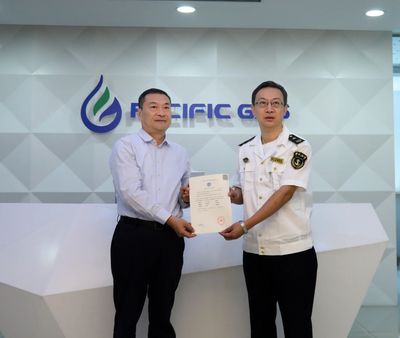临港新片区首家 LNG运输/加注船舶管理公司获发资质证书